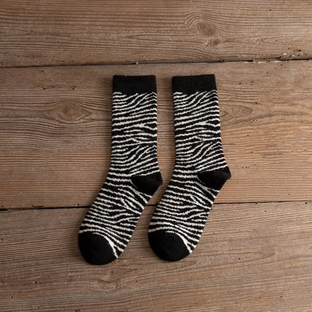 Cozy Zebra Print Thickened Socks – Plush Warmth - Zebra style socks 4