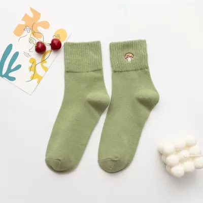 Embroidered Cartoon Mushroom Pattern Socks – Unisex Hipster Fashion - Green