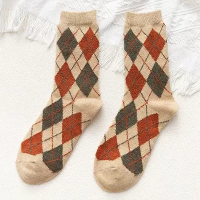 Thick Knit Argyle Plaid Crew Socks – Vintage Preppy Style for Autumn/Winter - Khaki