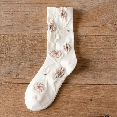 Floral Elegance: Korean Cotton Vintage Harajuku Crew Socks - White floral ornament