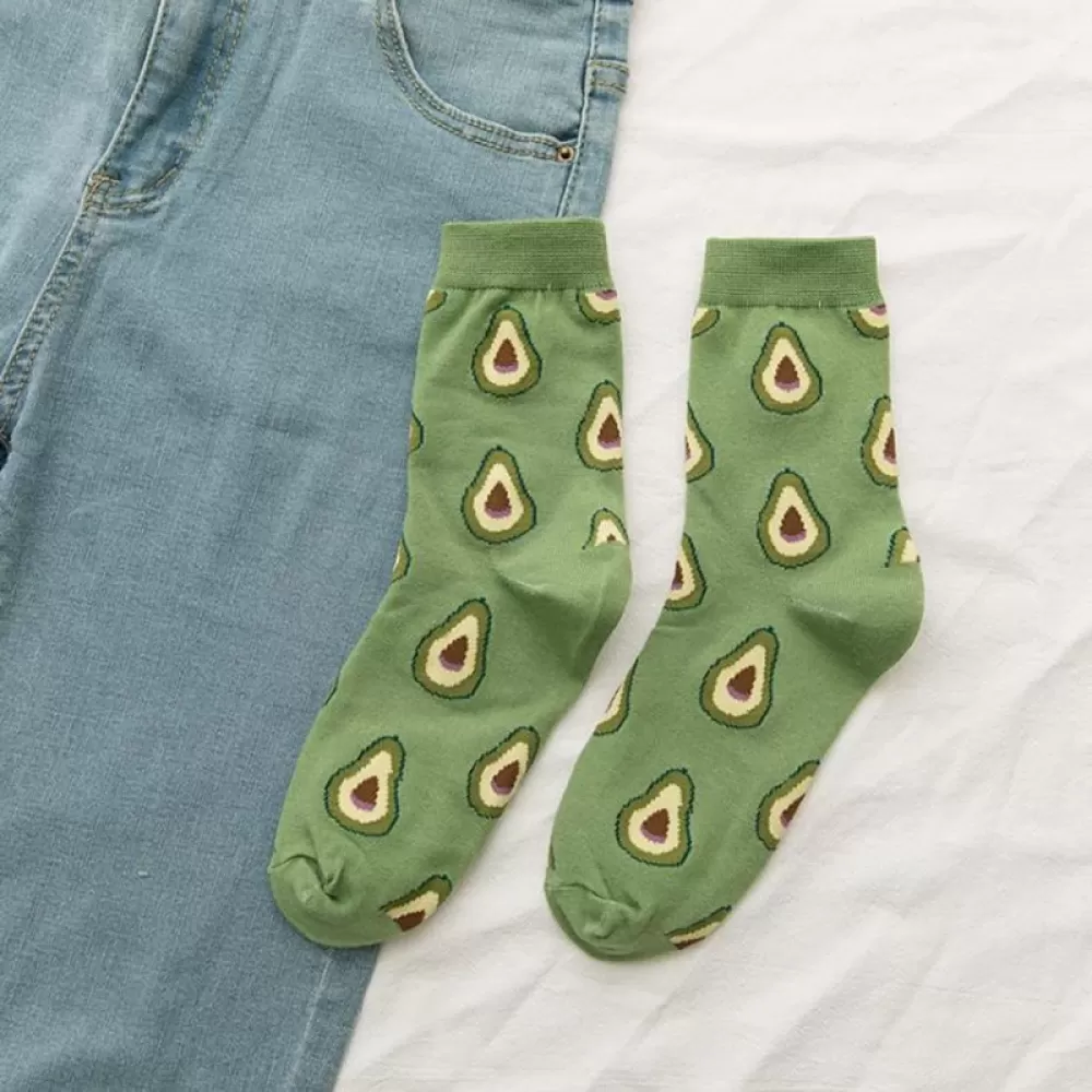 Summer Fruit Fiesta: Chic Cartoon Boat Socks - Avocado