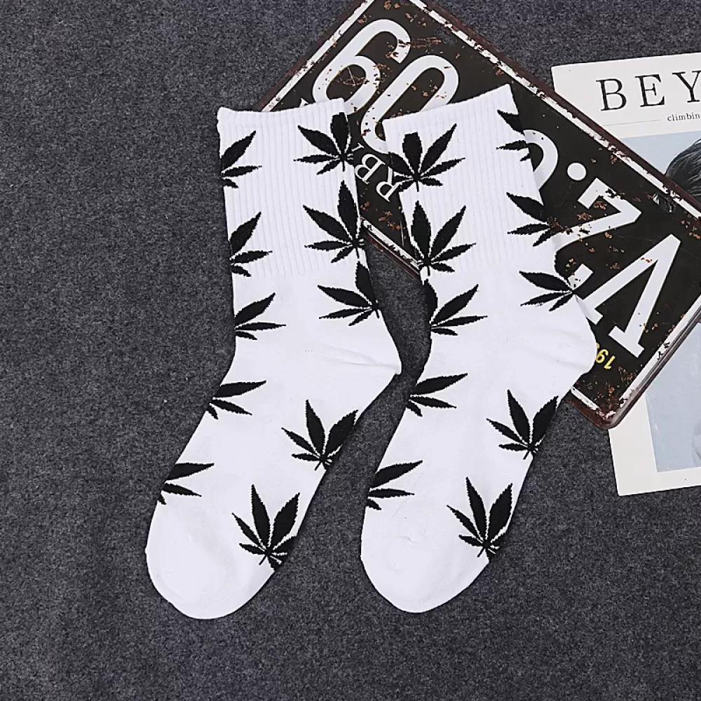Urban Edge: Black & White Lettered Leaf Skateboard Socks - Hip hop design 10