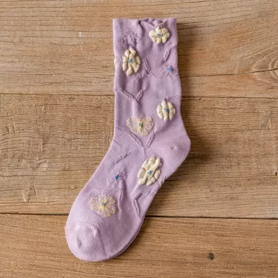 Floral Elegance: Korean Cotton Vintage Harajuku Crew Socks - Purple floral ornament