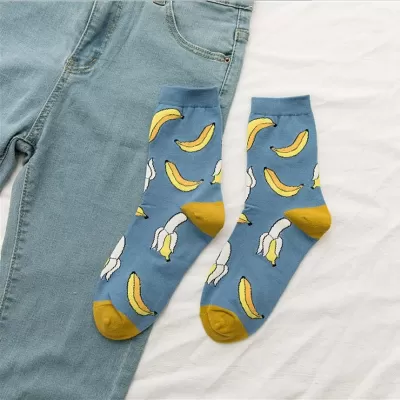 Summer Fruit Fiesta: Chic Cartoon Boat Socks - Banana