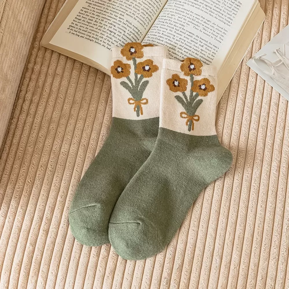 Sweet Flower Pattern Cotton Socks – Fashionable Green Medium Tube Socks for Women - Kawaii design cool design 3