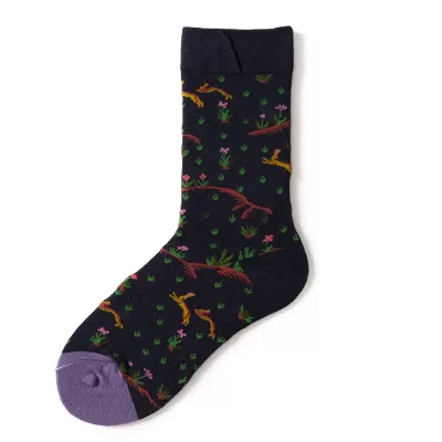 Whimsical Comfort: Cozy Combed Cotton Novelty Socks - Black grass ornament