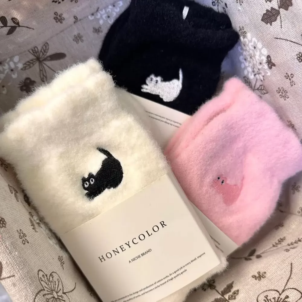 Purr-fect Warmth: Women’s Cute Cat Mink Fleece Super Soft Socks - Multicolored