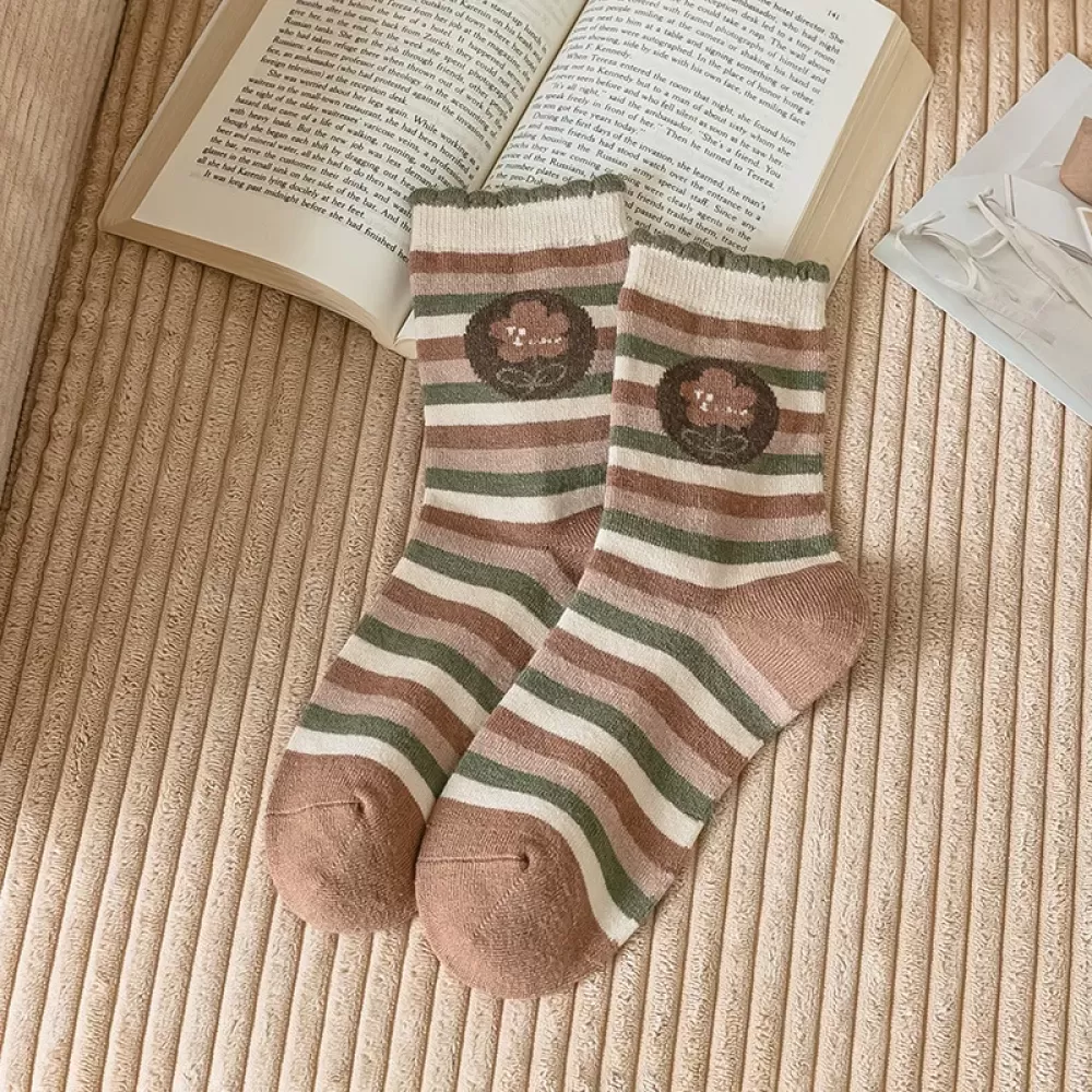 Sweet Flower Pattern Cotton Socks – Fashionable Green Medium Tube Socks for Women - Kawaii design cool design 2