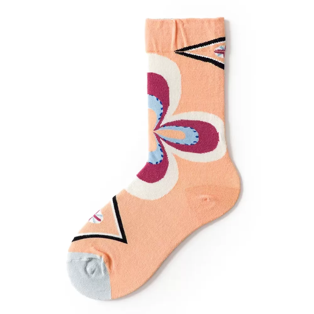 Whimsical Comfort: Cozy Combed Cotton Novelty Socks - Beige floral ornament