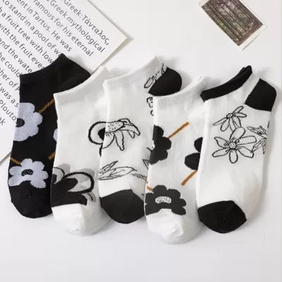 Avocado Delight: Kawaii Ankle Socks Set - White Black Flowers