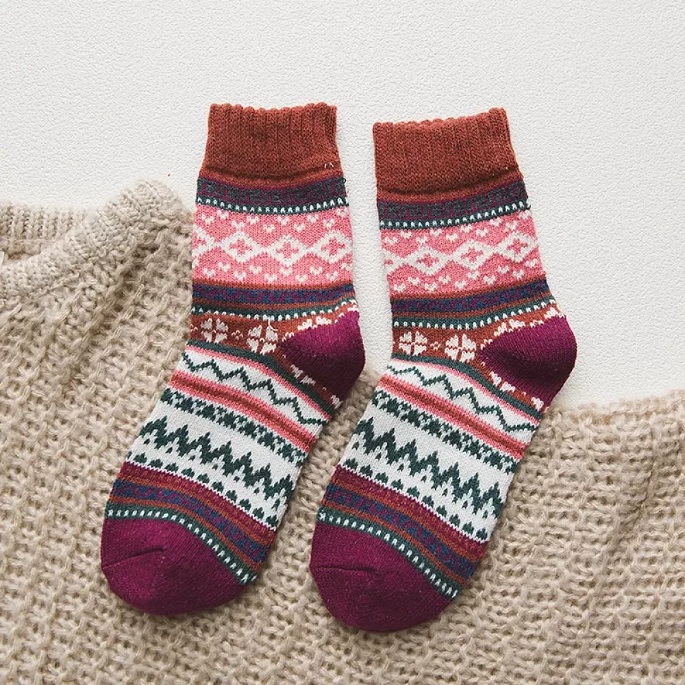 Retro Knitted Pattern Wool Socks – Cozy & Fashionable for Autumn/Winter - Red